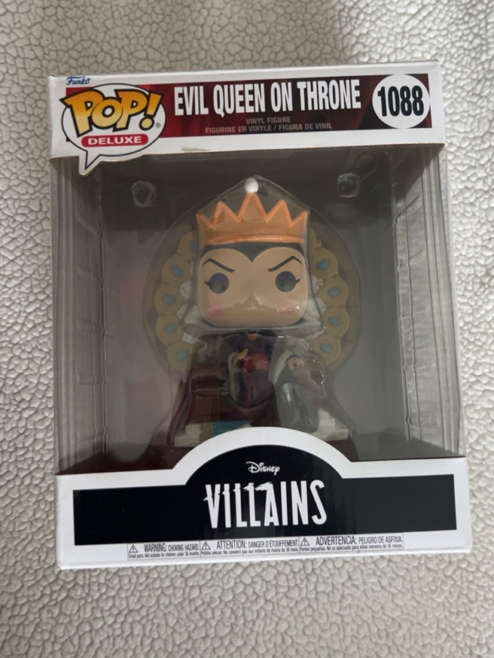 Funko Pop! Deluxe Evil Queen on Throne - Picture 2 of 8